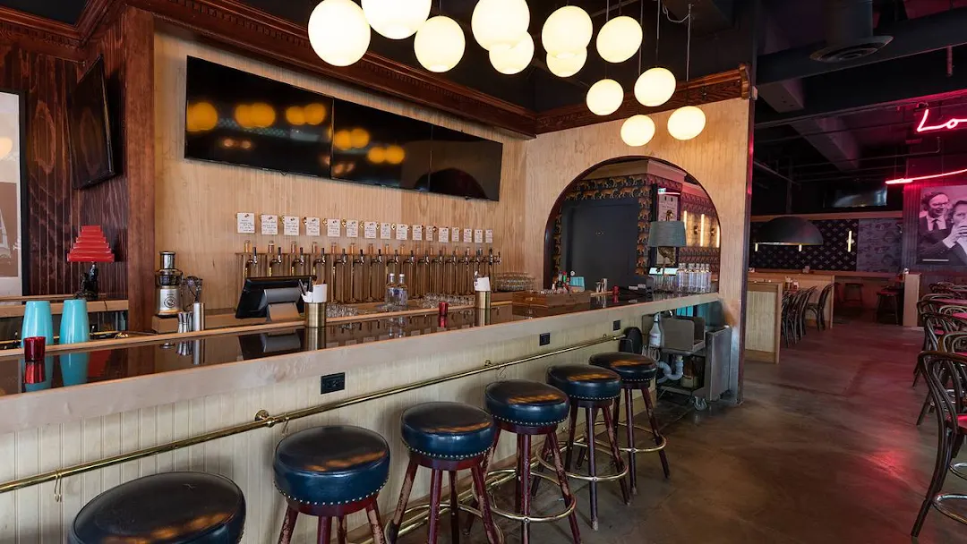The Ballyhoo Public House