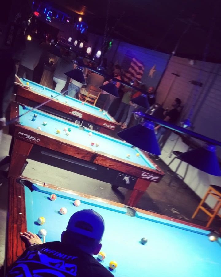 Shooters Lounge