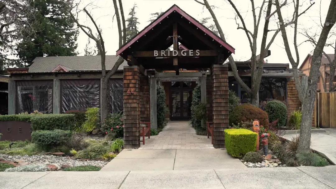 Bridges Restaurant and Bar