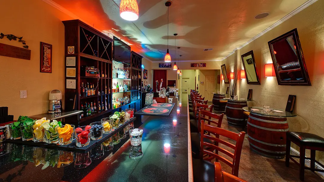 840 Wine Bar & Cocktail Lounge