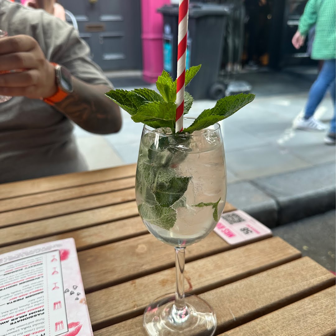 Elderflower Ginger Fizz