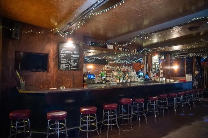 The Silverlake Lounge