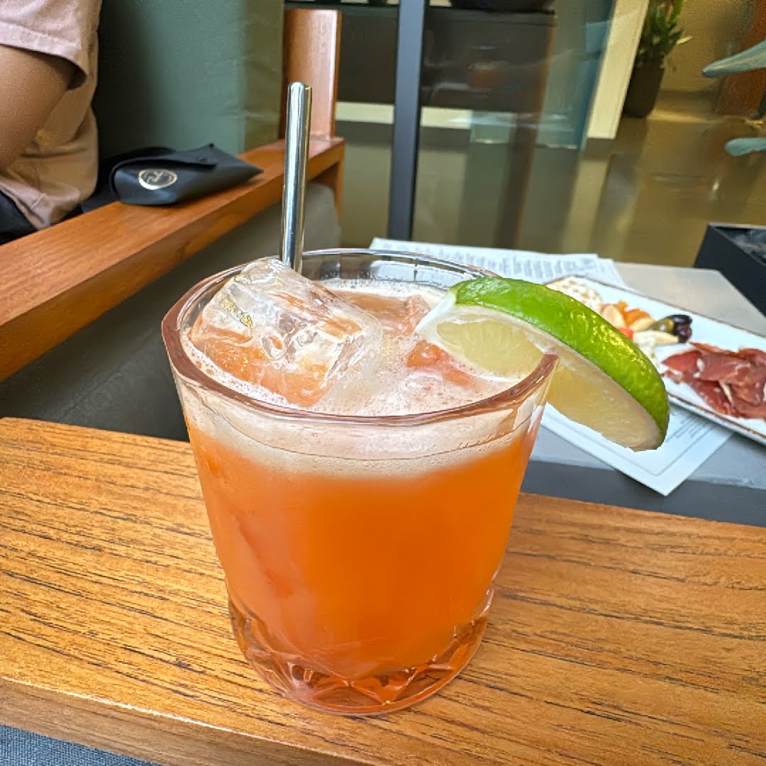 Sunset Berry Breeze